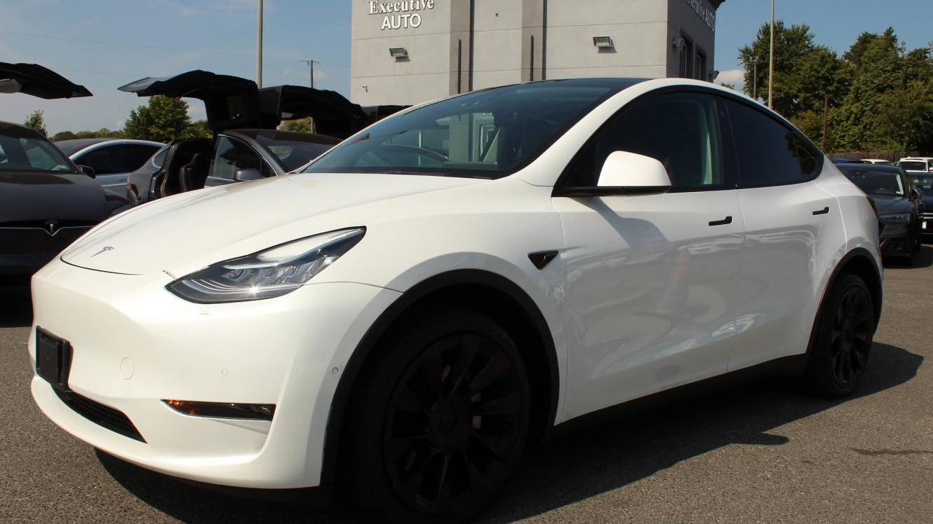 TESLA MODEL Y 2021 5YJYGDEE7MF265872 image